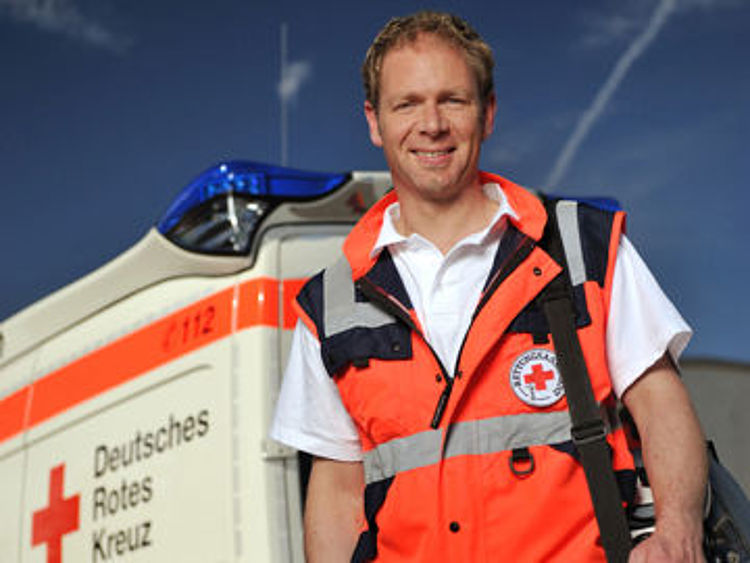 Der Rettungsdienst des DRK. Ein Mitarbeiter des Rettungsdienstes des DRK.
